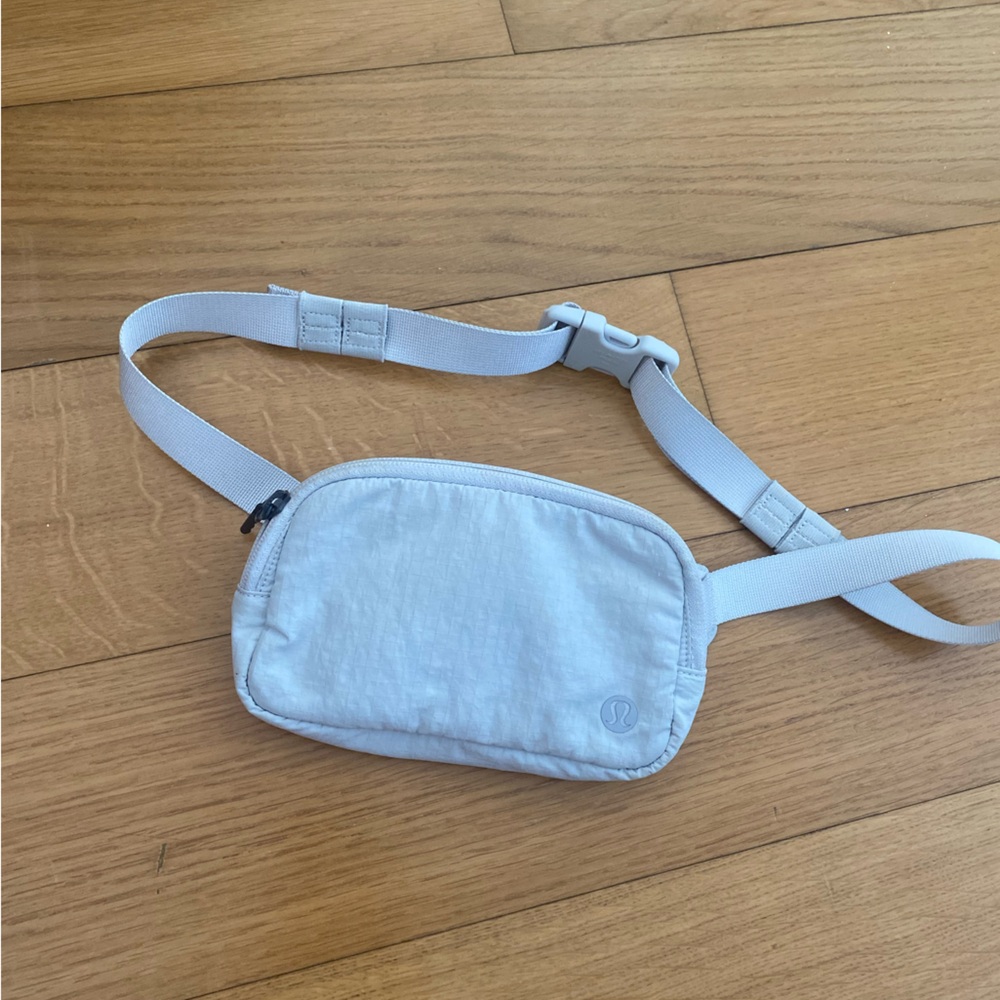 Lululemon Everywhere Belt Bag Mini *Ripstop VPOR/TVSG ONE SIZE